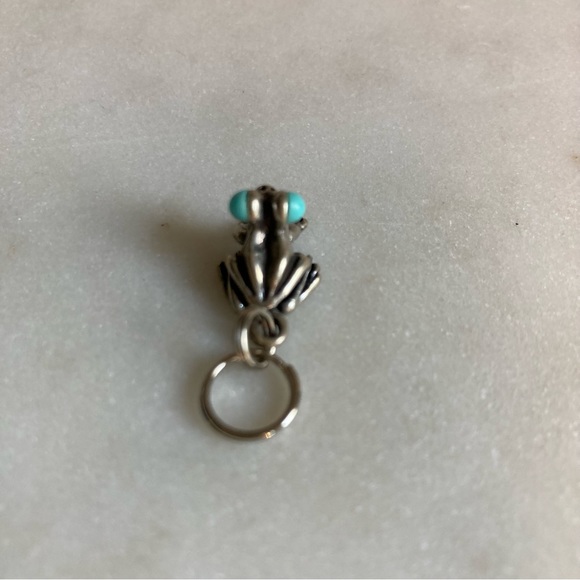 Vintage Silver Frog Necklace Pendant With Turquoise Eyes - Picture 3 of 6